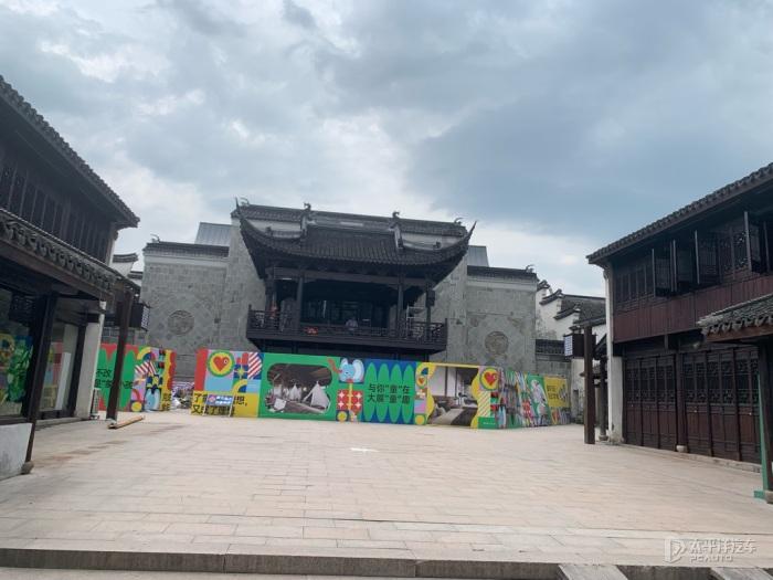 连接正负极